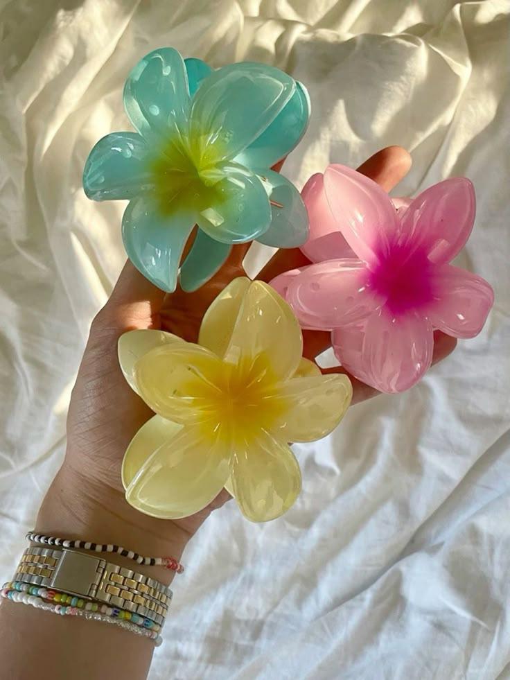 Elegant hair accessories